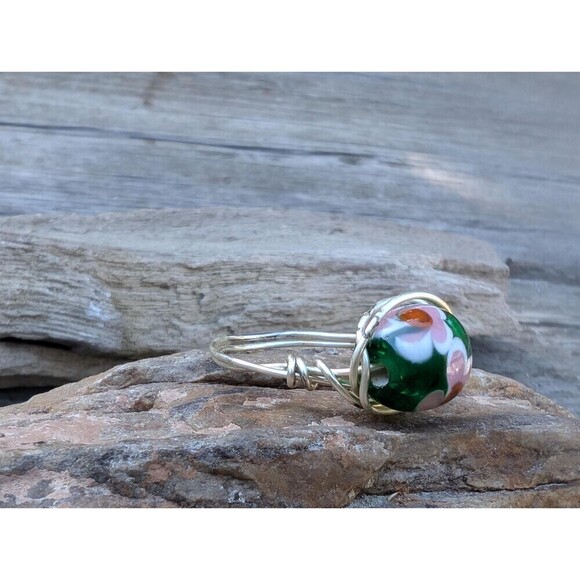 Vintage Flower Glass Ring, Size 10 1/2 Ring - Picture 8 of 10